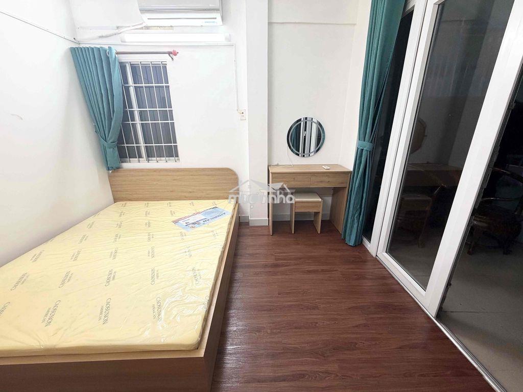 Ban công tách bếp ngay đh sg - 4