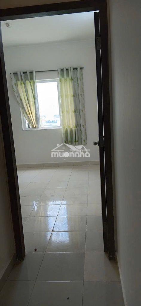 Cho thuê căn hộ 50m2,  2 pn, nhà trống, 5t5, cọc 1