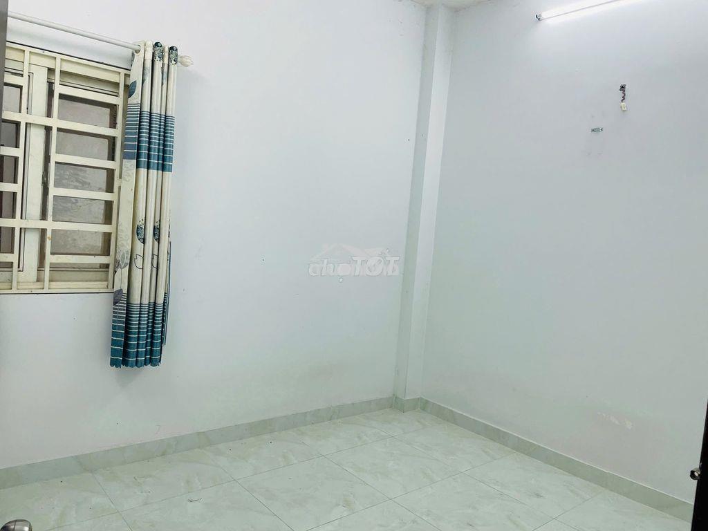 Cho thuê nc 4pn,3wc,1pk, 1 bếp - p15, q.8 - 12tr/tháng - 4