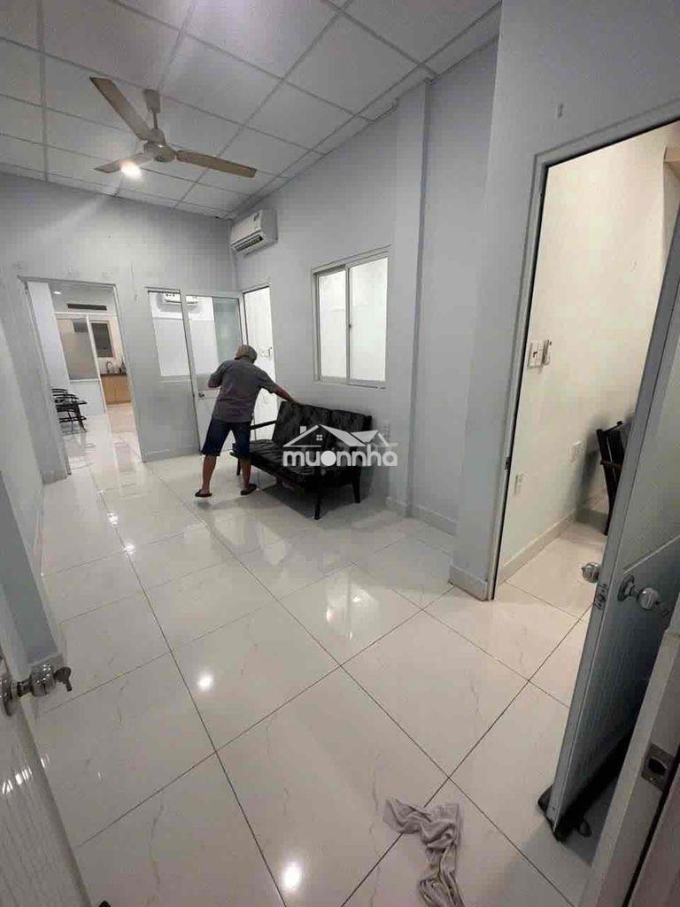 Chính chủ cho thuê nhà hxh ngã 4 hàng xanh 6x20 4pn 3wc nt giá 17tr ạ