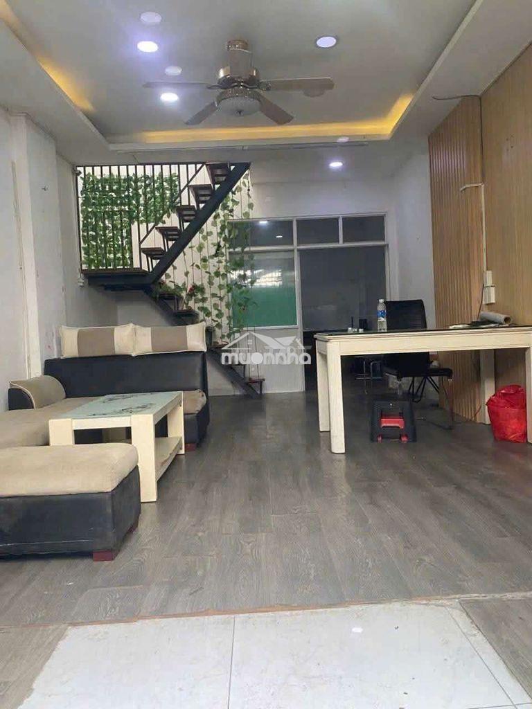 🏠🏠 Cho thuê nhà hẻm ba gác đường trần phú, q5
💢 dt 4 m ❌️ 14m