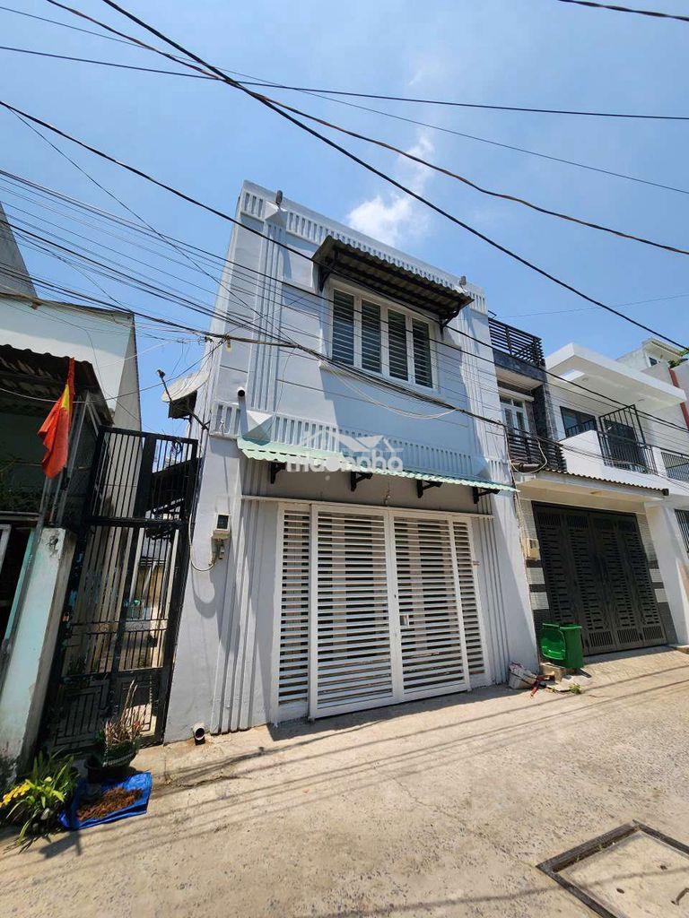 Nhà trệt lầu có sân sau rộng - 2