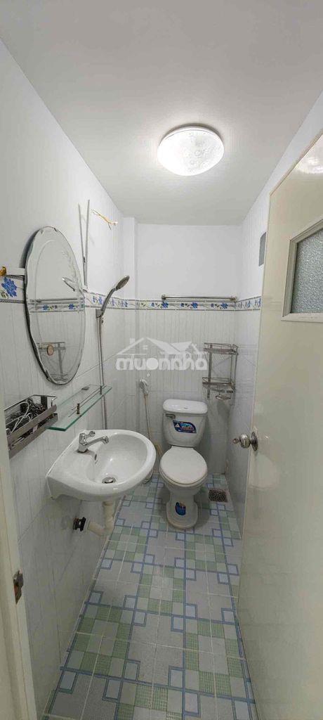 Cho thuê nhà q11- âu cơ giao lạc long quân - 2pn + 2wc- 9.5tr - 3