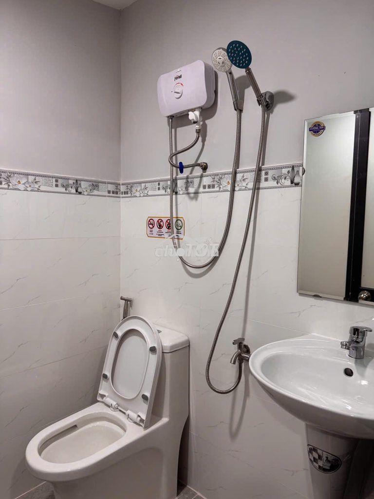 Phòng tam bình full nội thất mới toanh đủ mọi tiện ích xung quanh - Ảnh 2