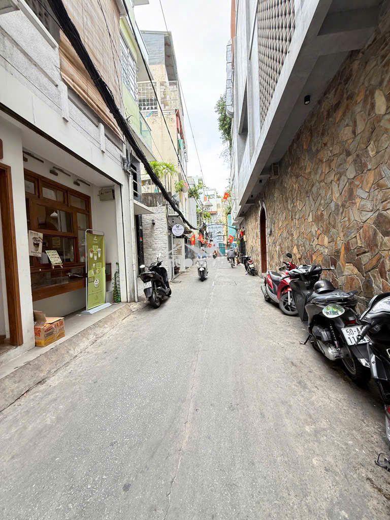 Xe tải thông - phan đình phùng - 54 m2- 3 tầng- kinh doanh tốt - 10.xt