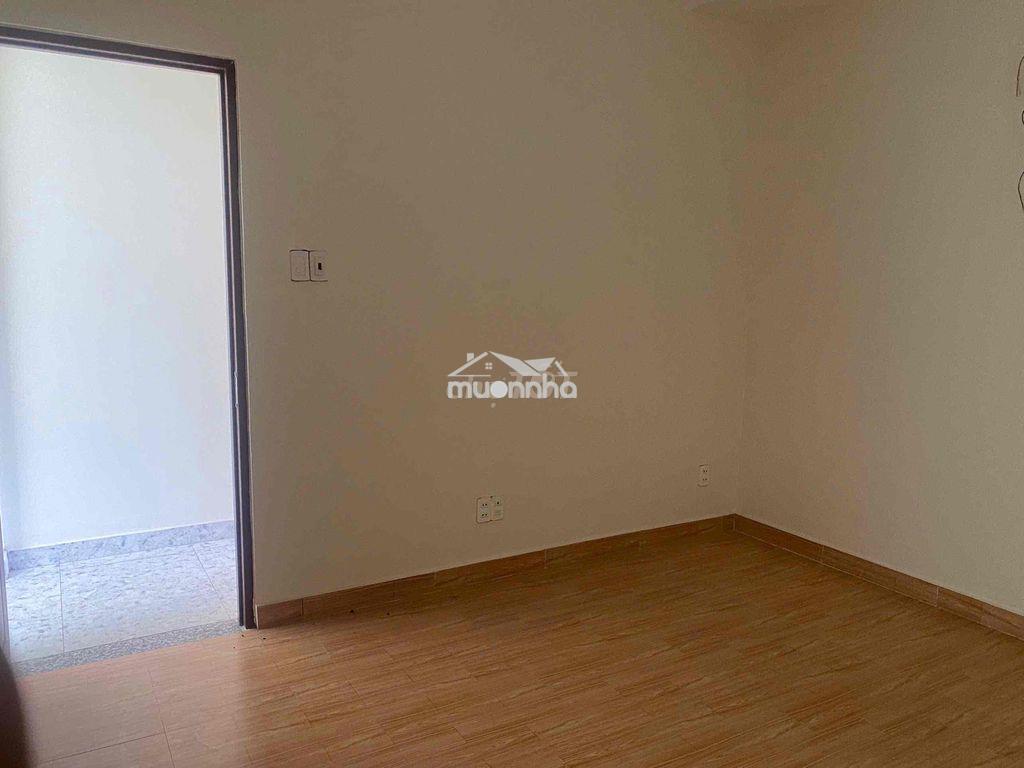 Cho thuê phòng trọ cao cấp full nt , có cửa sổ , có ban công , trệt - 4