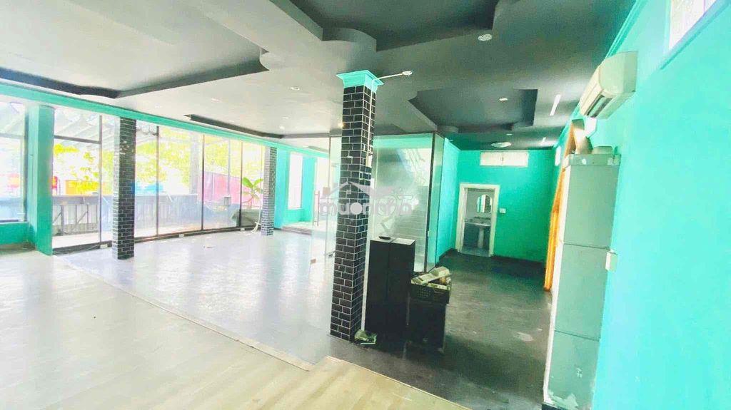Mặt bằng lê hồng phong gần ngã 4 đối diện trường học - 2
