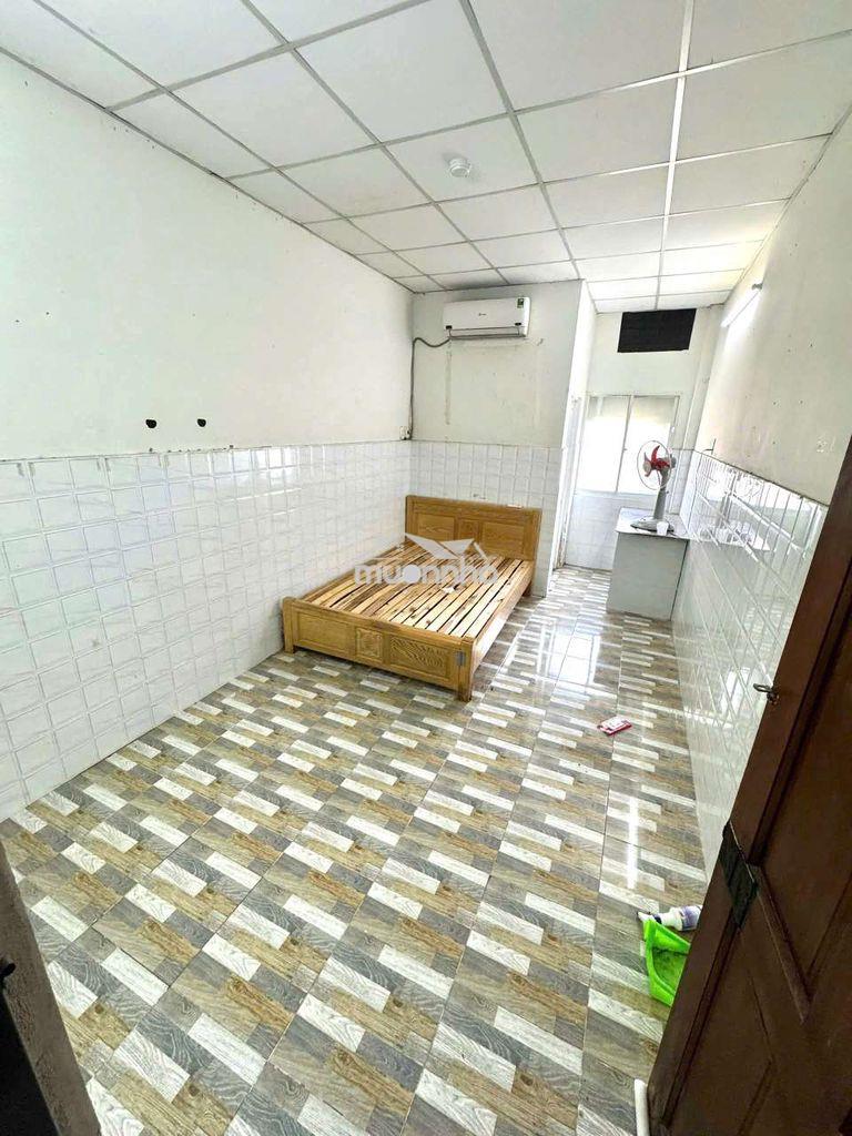 Phòng trọ giá rẻ gần eon tân phú có máy lạnh