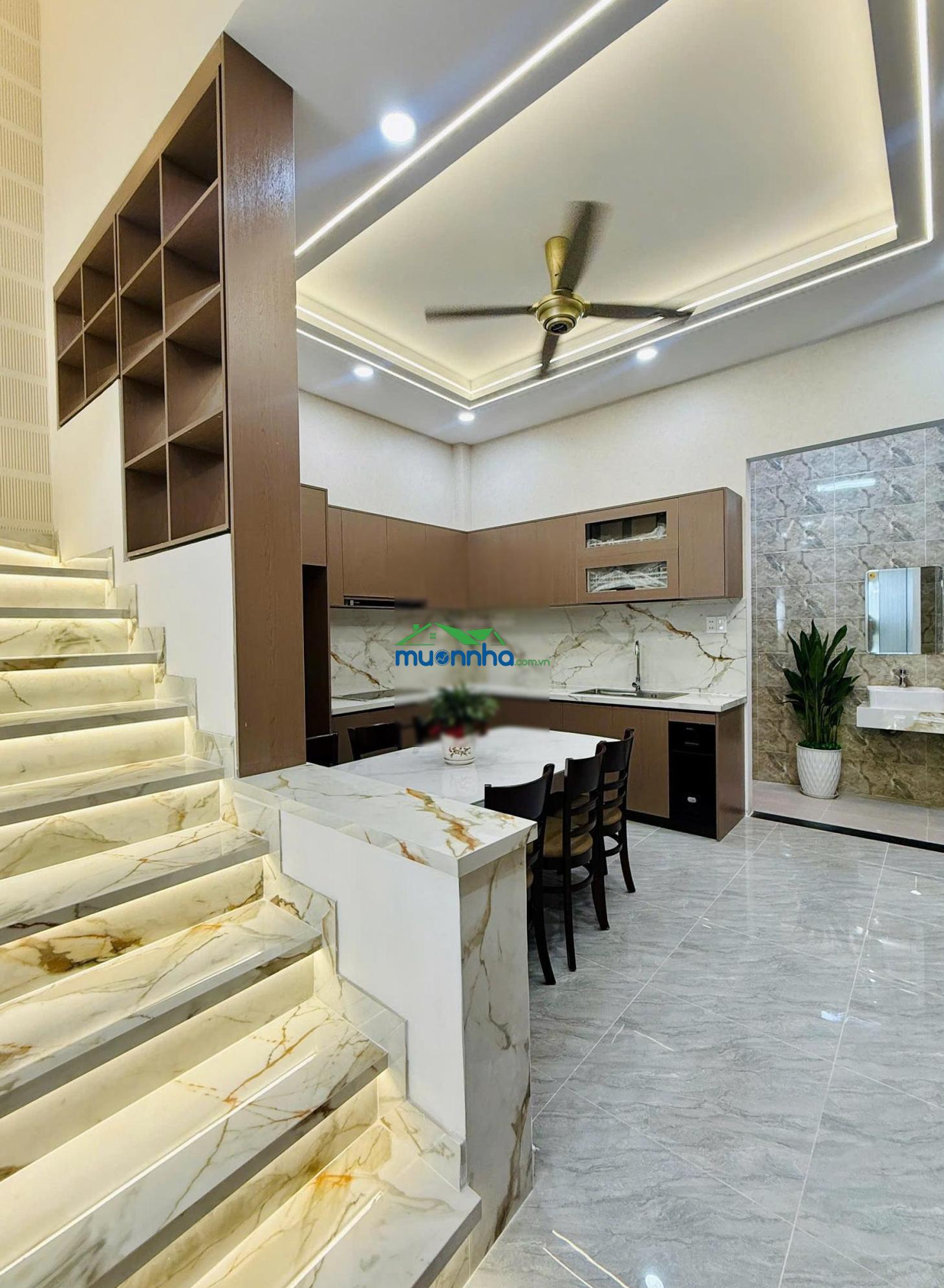 Giá siêu tốt. nhà xây mới 2 lầu dt khủng. 4.3m x 25m. hẻm xe hơi 6m. sát mt hà huy giáp - ngã tư ga - 2
