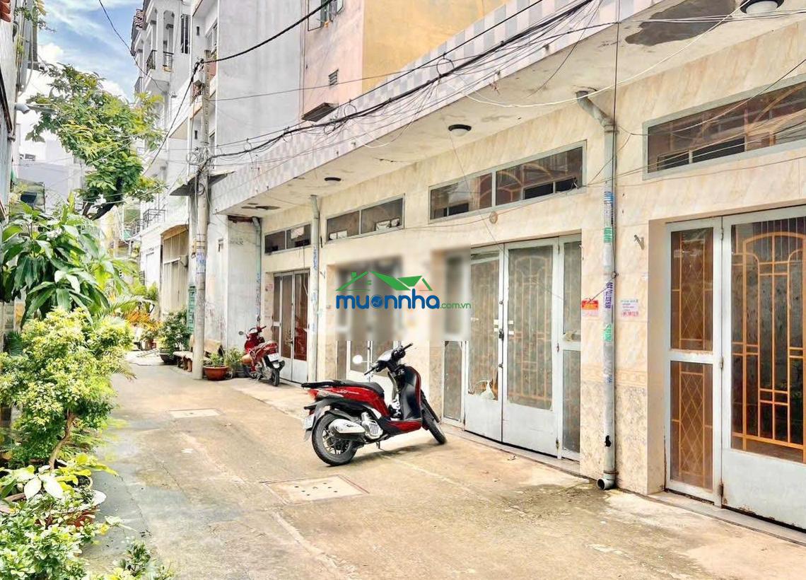 Nhà cấp 4 tiện xây mới ngay trung tâm q7; cạnh cầu nguyễn khoái hẻm thông; 65m2 ngang 4,6m vuông - 2
