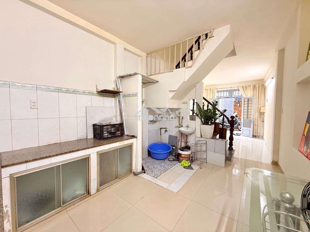 Bán nhà 2 tầng ở p11 - 31m² - nhỉnh 3 tỷ - 3