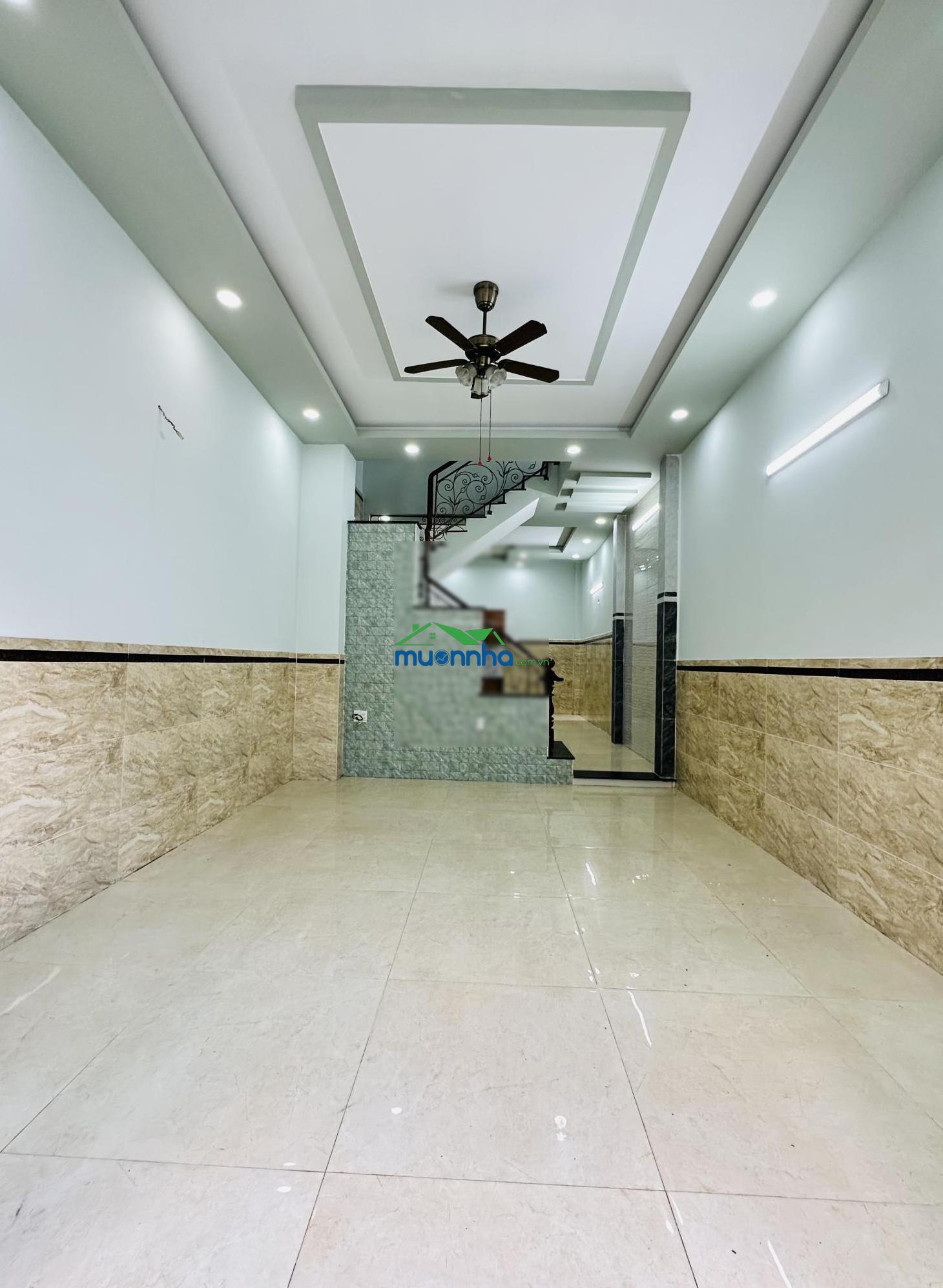 Đường xe hơi, nhà 4 tầng sân thượng, dt: 4x16m - đầm sen - 3