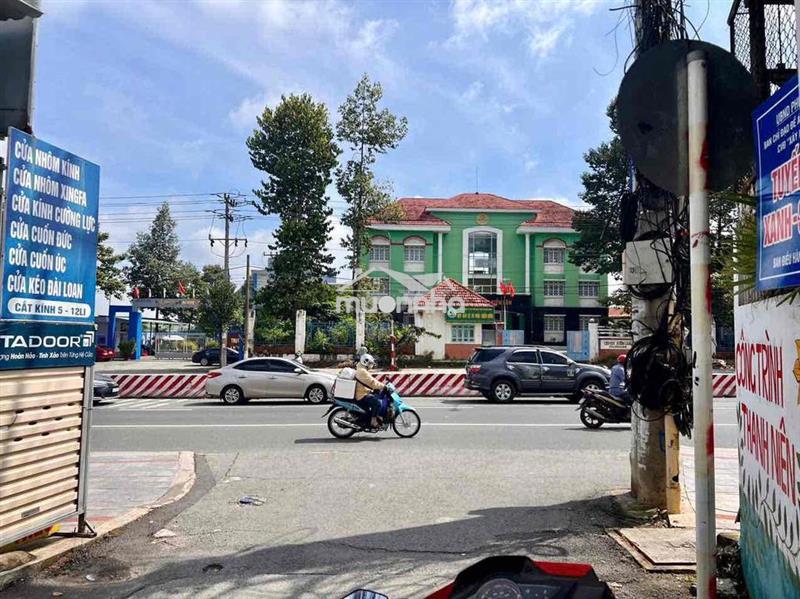 Bán đất tặng căn nhà cấp 4 và 2 kiot chánh mỹ-tdm gần ql13 giá êm