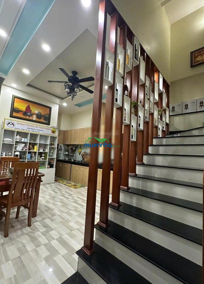 Cần bán gấp nhà 3 tầng, ql13 ngay kdc hồng long, dtsd 140m2 chỉ 7.5 tỷ tl, đường xe hơi 7m - 2