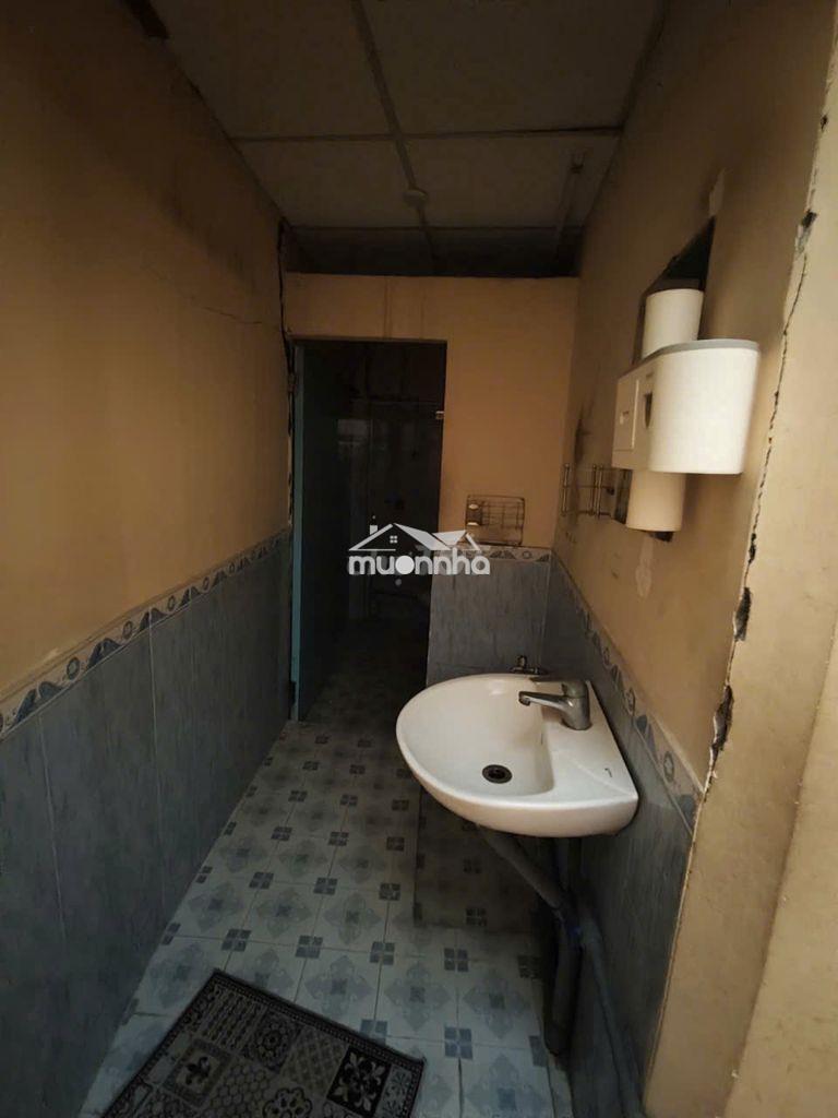 Nhà ngộp cấp 4 liền kề - giá chào 5ty8 ( còn thương lượng ) - 4
