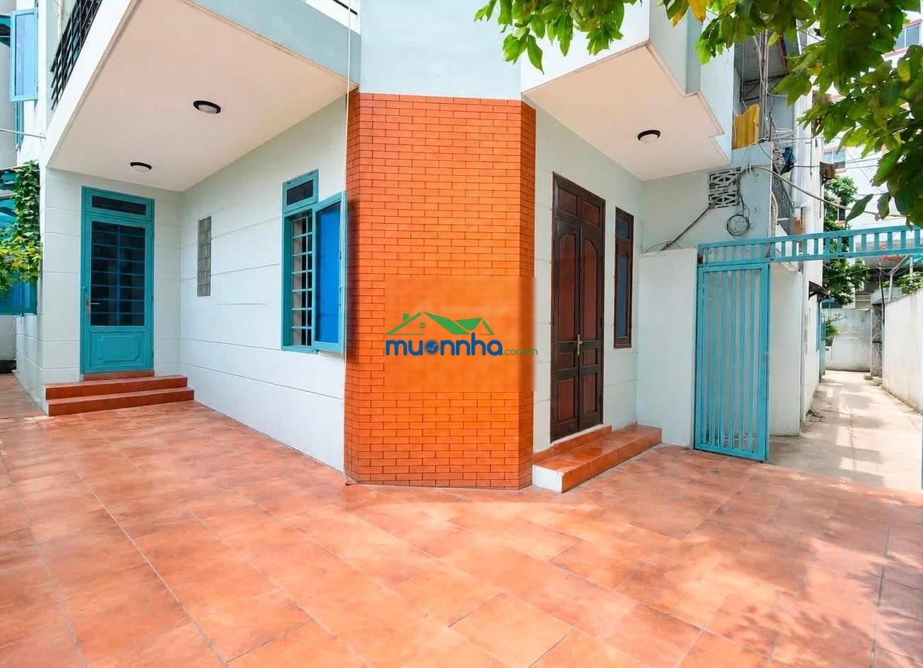 Gấp bán giảm sâu dt 98.6m2 trương công định 3 tầng có sân vườn cách 2 căn ra ô tô