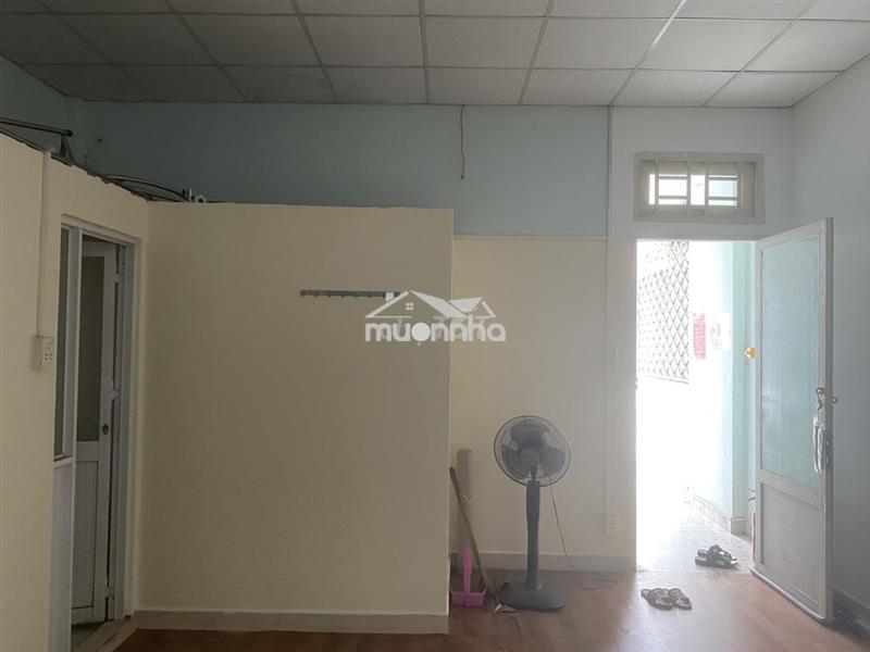Phòng trọ 30m2 bình thạnh gần q1, q3.cổng lối riêng.chỉ cho nữ thuê