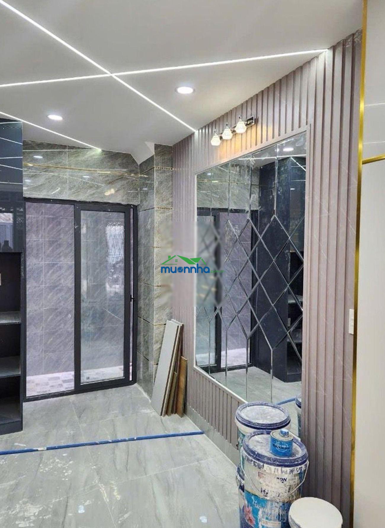 Bán nhà đường lạc long quân,sát đầm sen, cách 1 căn ra mặt tiền (4x14m x 4 tầng) giá nhỉnh 6tỷ tl