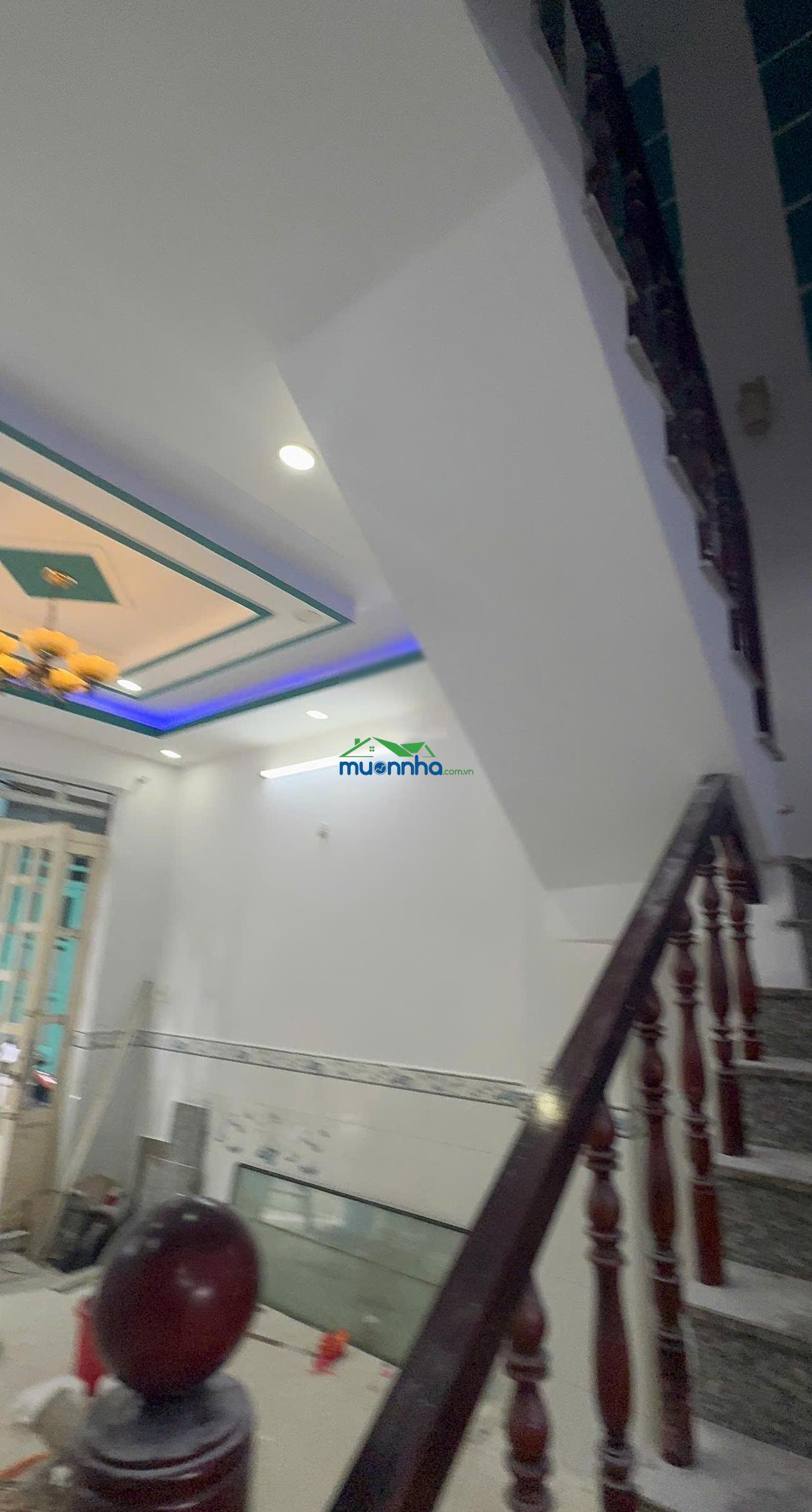Bán nhà kiên cố cách đường lớn 50m - giá chốt 650 triệu - 2