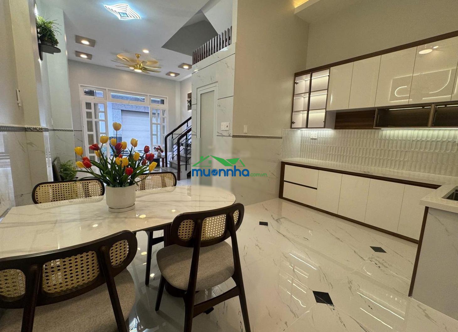 3 lầu đẹp hẻm 8m sát chợ lớn (4.5x10) đường phạm văn chí - 2