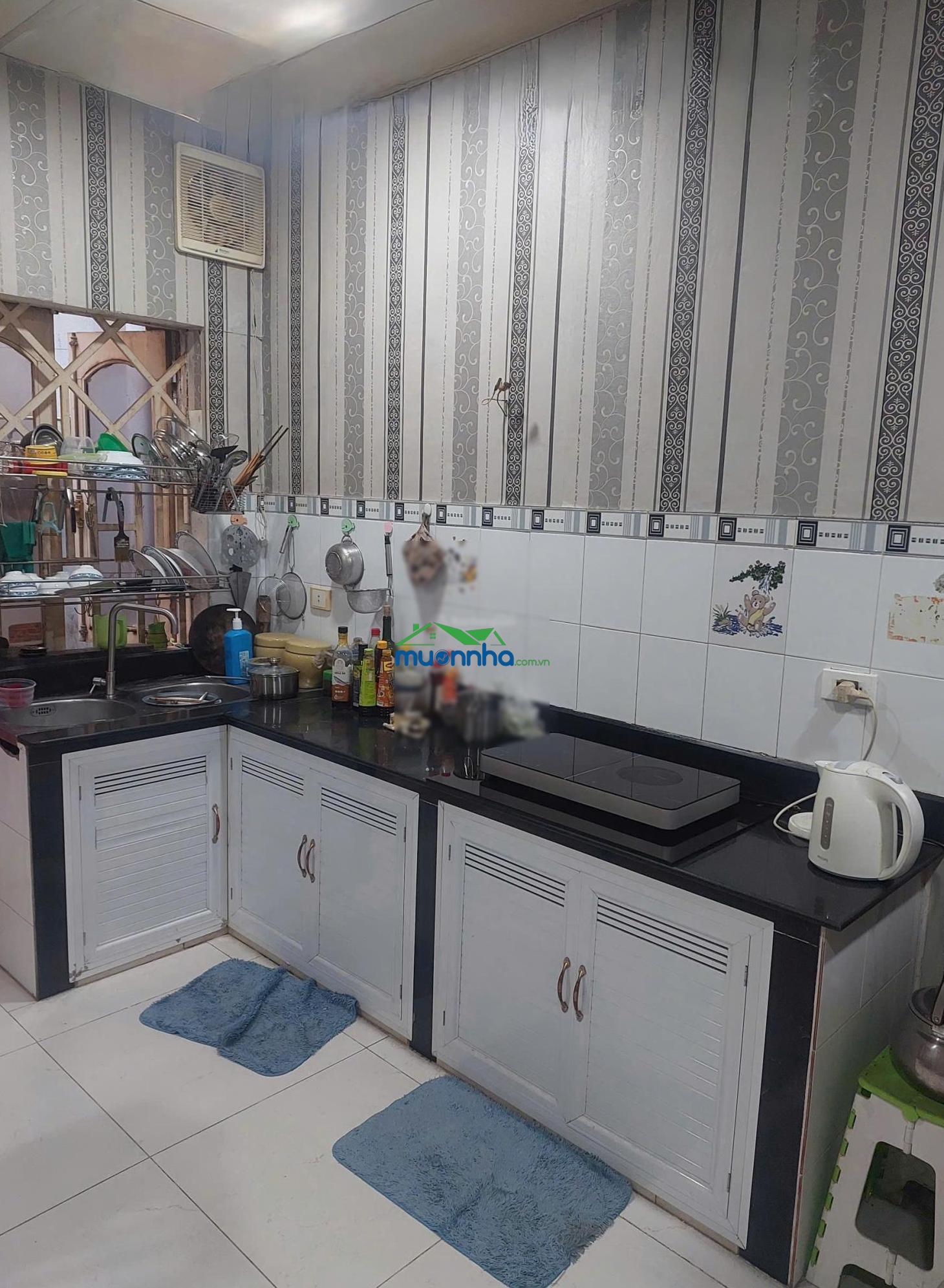 Nhà 1 trệt 1 lửng, đường số 11, linh trung, hẻm xe hơi, giá 4,5 tỷ.