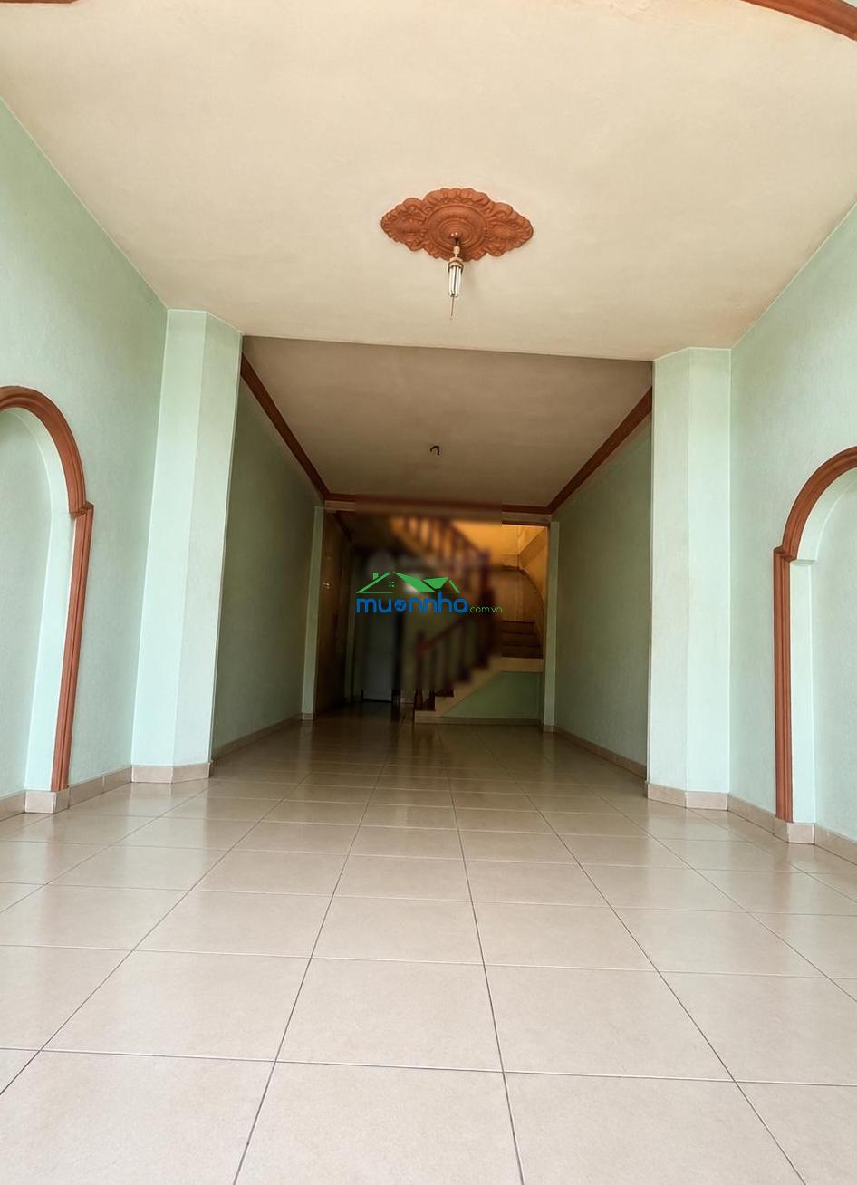 Chủ định cư bán gấp nhà hương lộ 2 đường nhựa 10m xe công vào nhà 4 x 19 (2 tầng) giá 5txx