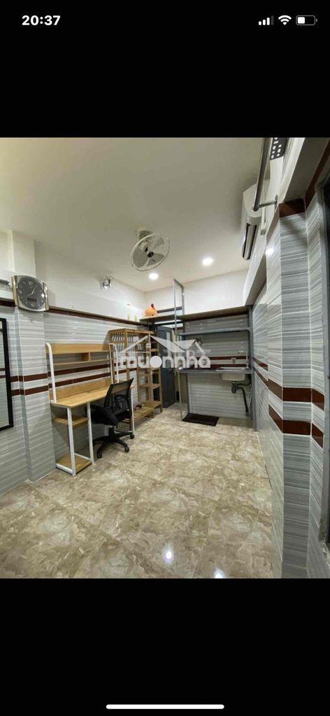 Phòng trọ trệt có cửa sổ
