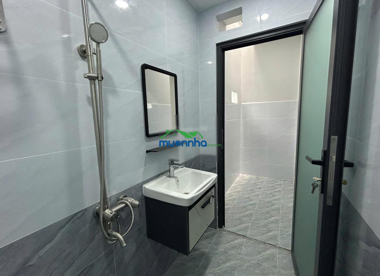 Chủ gấp bán! giảm 300tr - hẻm ô tô - 3pn - lê văn việt - full nội thất - 2