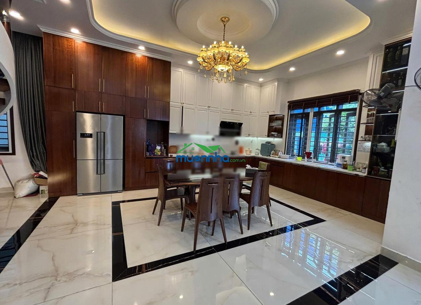 Định cư cần bán nhà bàu cát, dt : 7mx20m,kc : hầm + 7 tầng + thang máy, dtsd : 450m2, giá : 25.9 tỉ