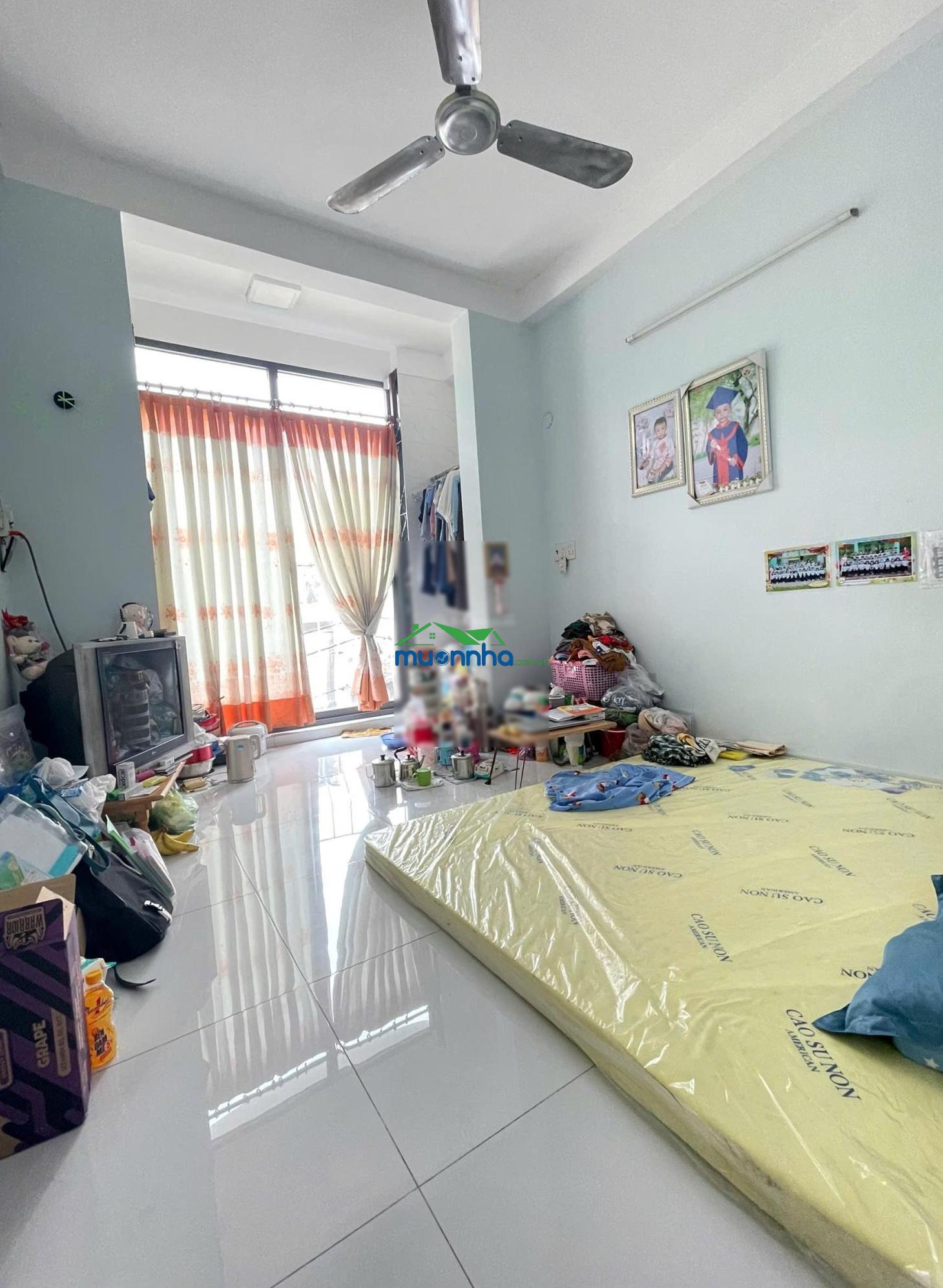291/14 đường đồng đen, tân bình. diện tích 4 dài 10 xây 3 tầng, giá 6 tỷ. miễn trung gian. - 4