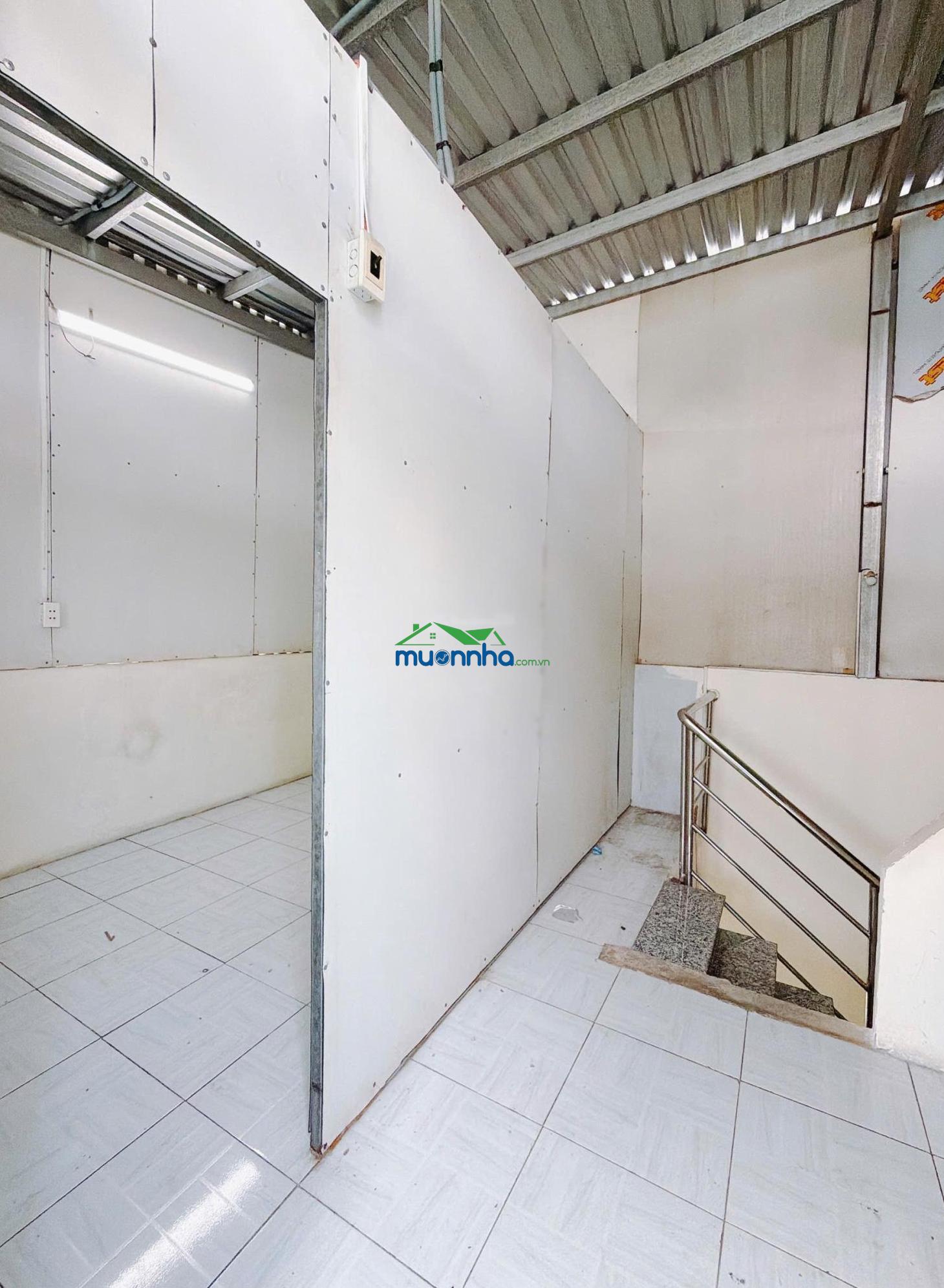 Nhà quận 8 giá quận 12 cách mặt tiền 30m chỉ 2.7 tỷ - 3