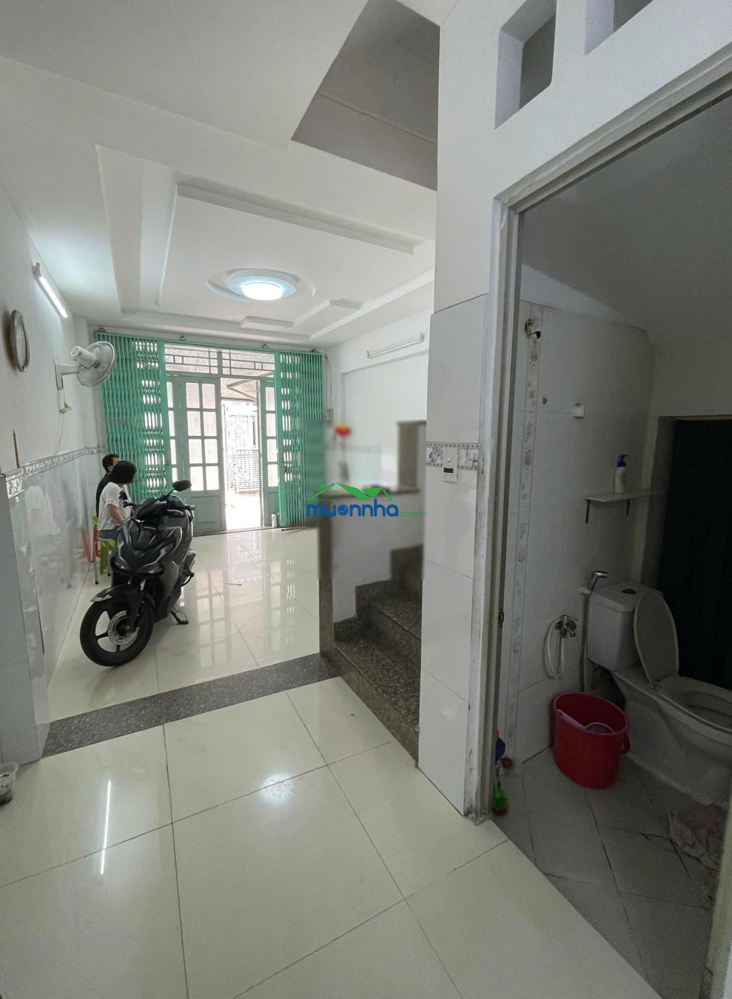 Nhà đẹp trần văn cẩn gần lũy bán bích, giáp quận 6 2 lầu chỉ 5.5 tỷ