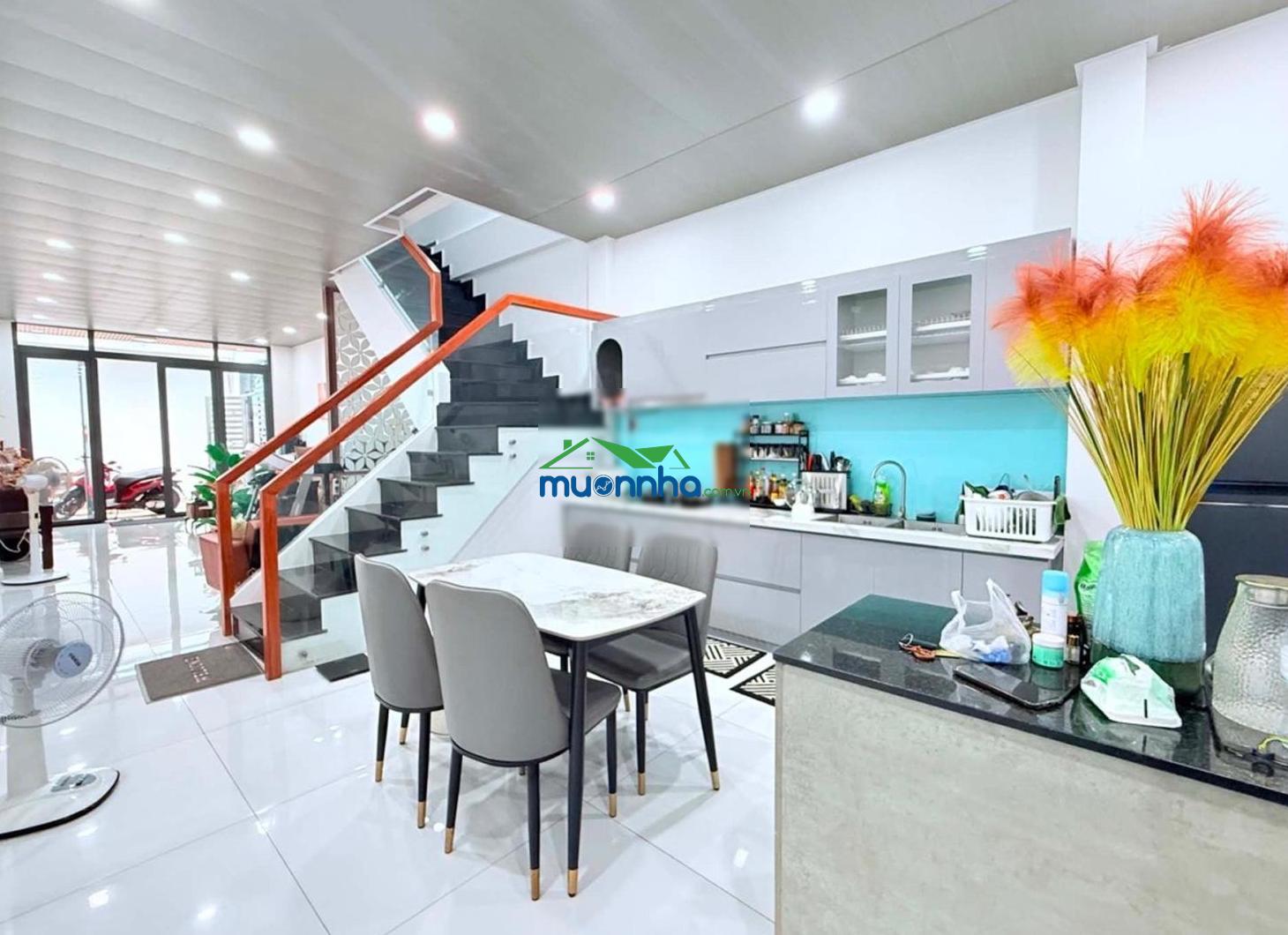 Bán nhà phố trịnh đình trọng, btct, 2 tầng, dt 4x19m, giá chỉ 6x tỷ
