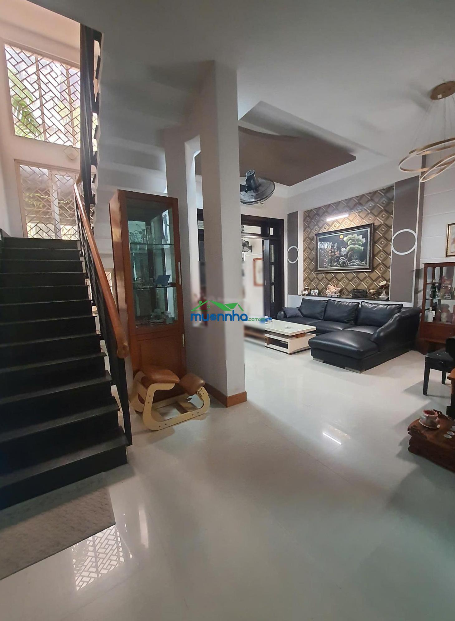 Ngang hiếm, 10x12m, 3 lầu, nhà hxh 10m võ oanh, gần đh giao thông vận tải, bán 28.9 tỷ - 2