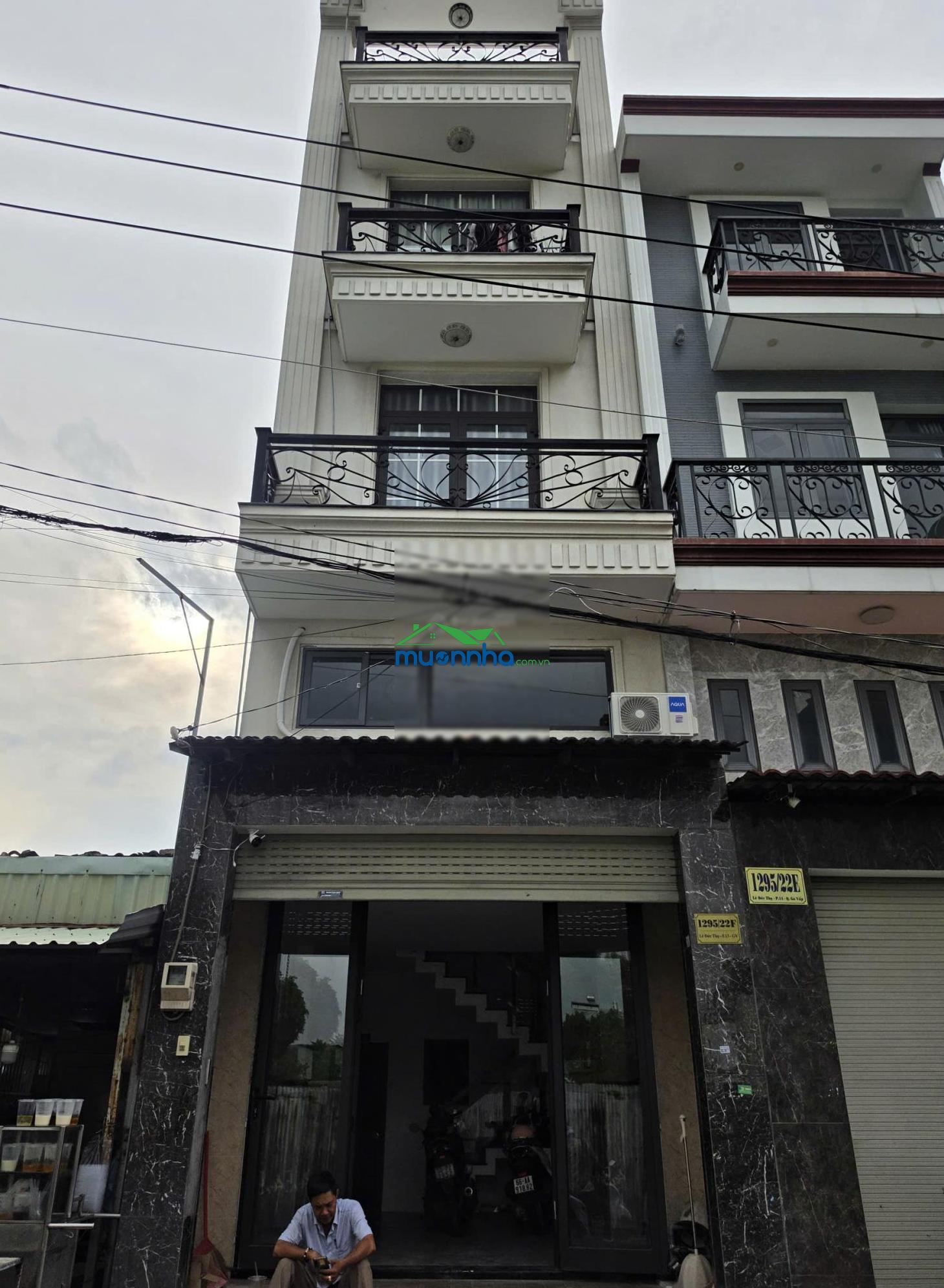 Tòa chdv vip - nhà 4 tầng - 8pn 8wc - full nội thất - 3