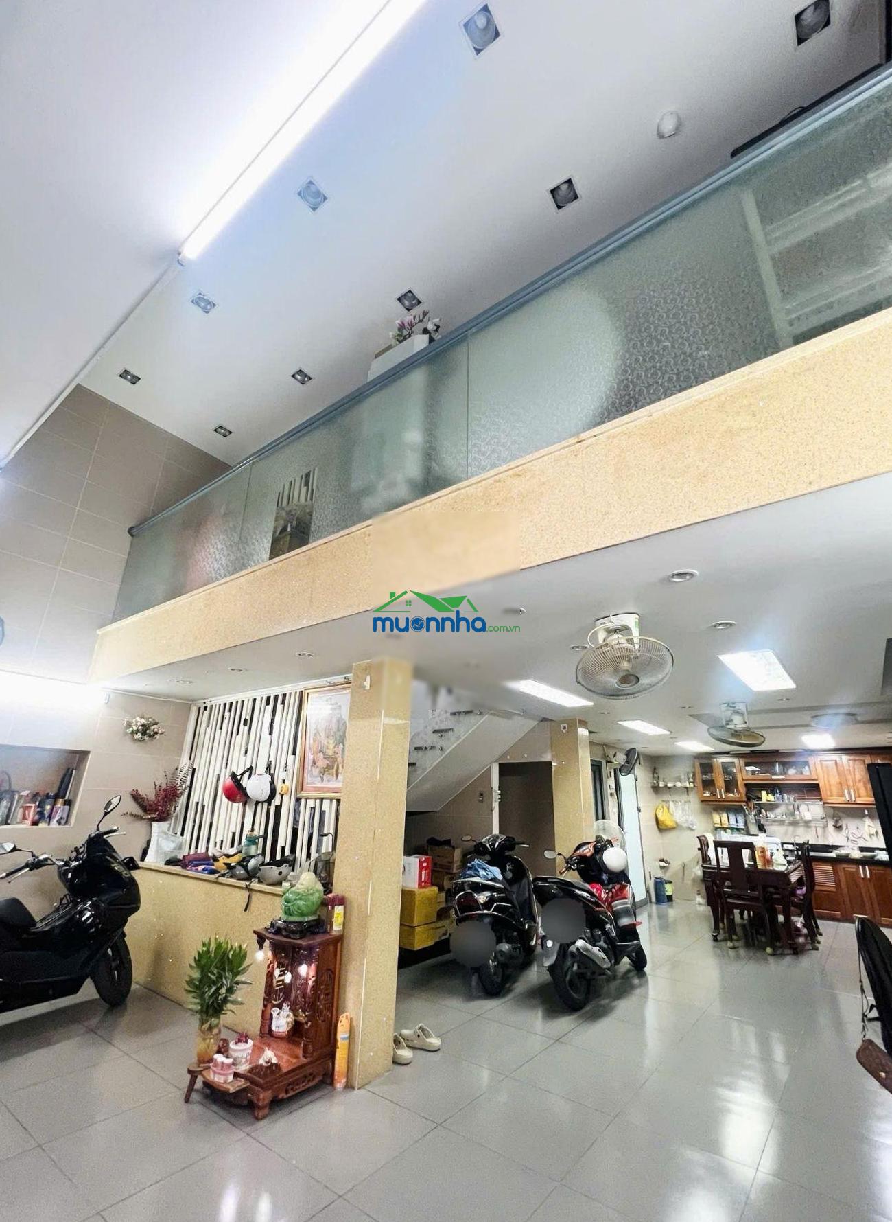 Thích quảng đức, phan đăng lưu, phú nhuận, ngang khủng 6,8m, nội thất gỗ xịn