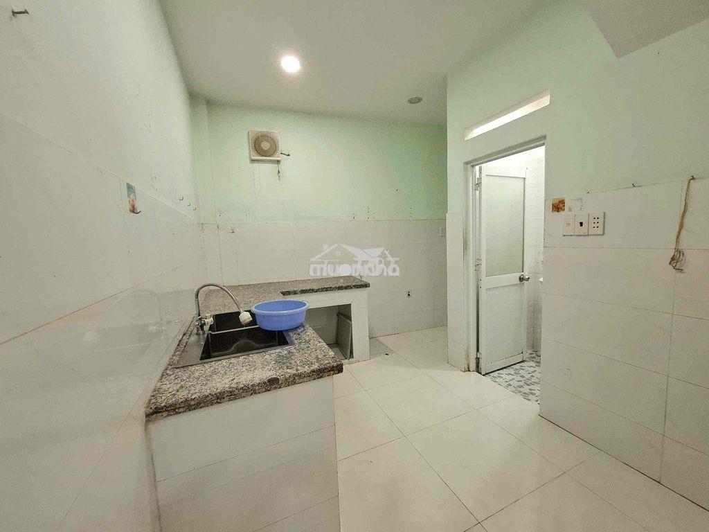 Nhà 4 phòng ngủ 4x9 cách mạng tháng 8 - 3
