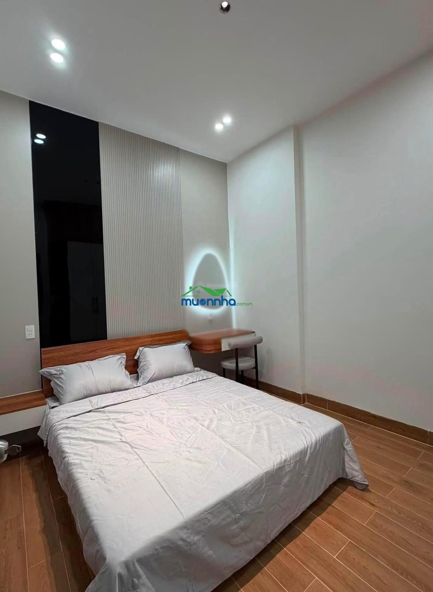 Kẹt vốn làm ăn cô chú chủ nhà cần tìm chủ mới bán nhà đường trần hưng đạo,quận 5.giá 4tỷ550.shr.