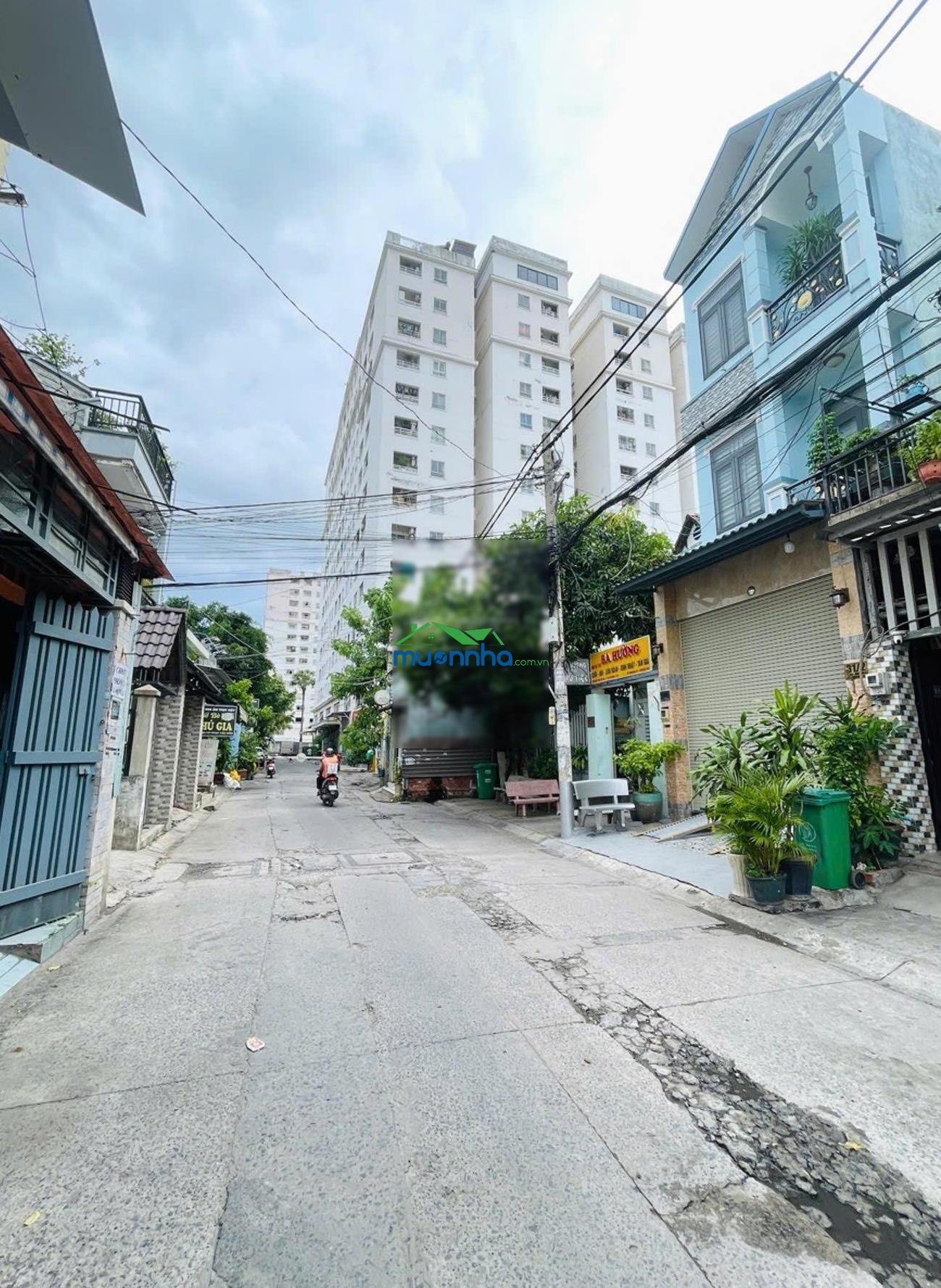 Nhà cũ 6.8x25m(165m2) cách 1 căn ra mt phan văn hớn quận 12 - hẻm xe tải - 4