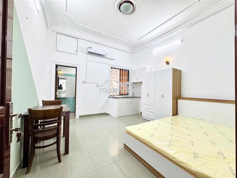 Studio cửa sổ trời- rộng thoáng. gần đầm sen, đh văn hiến. âu cơ