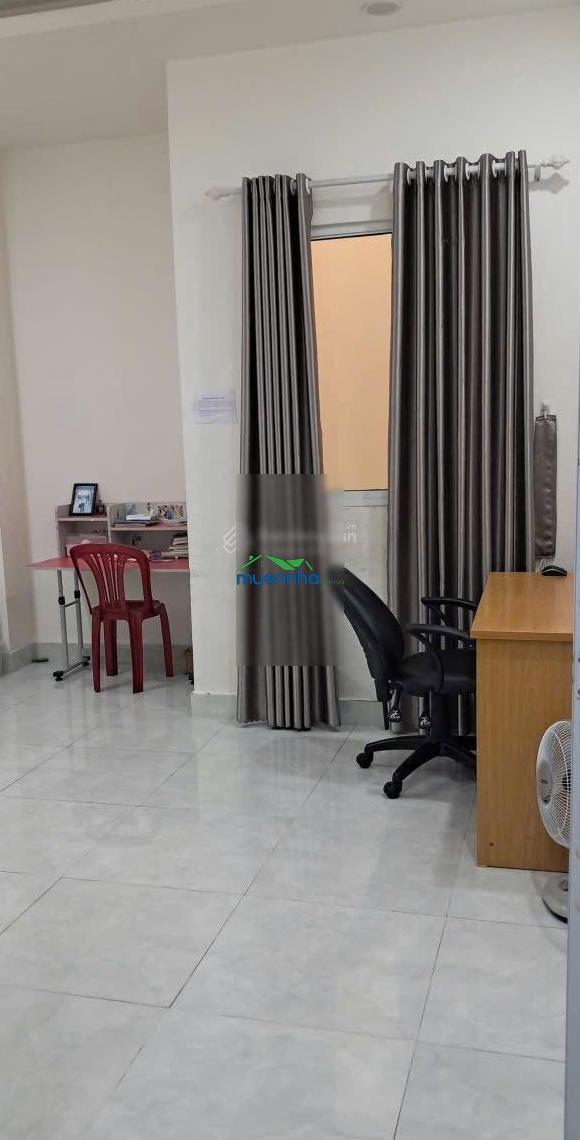 Bán nhà hẻm 154 đường vườn lài, nhà có 2 lầu 1 tum, 4 phòng ngủ. diện tích: 4x13 thổ cư đủ 52,9m2 - 4