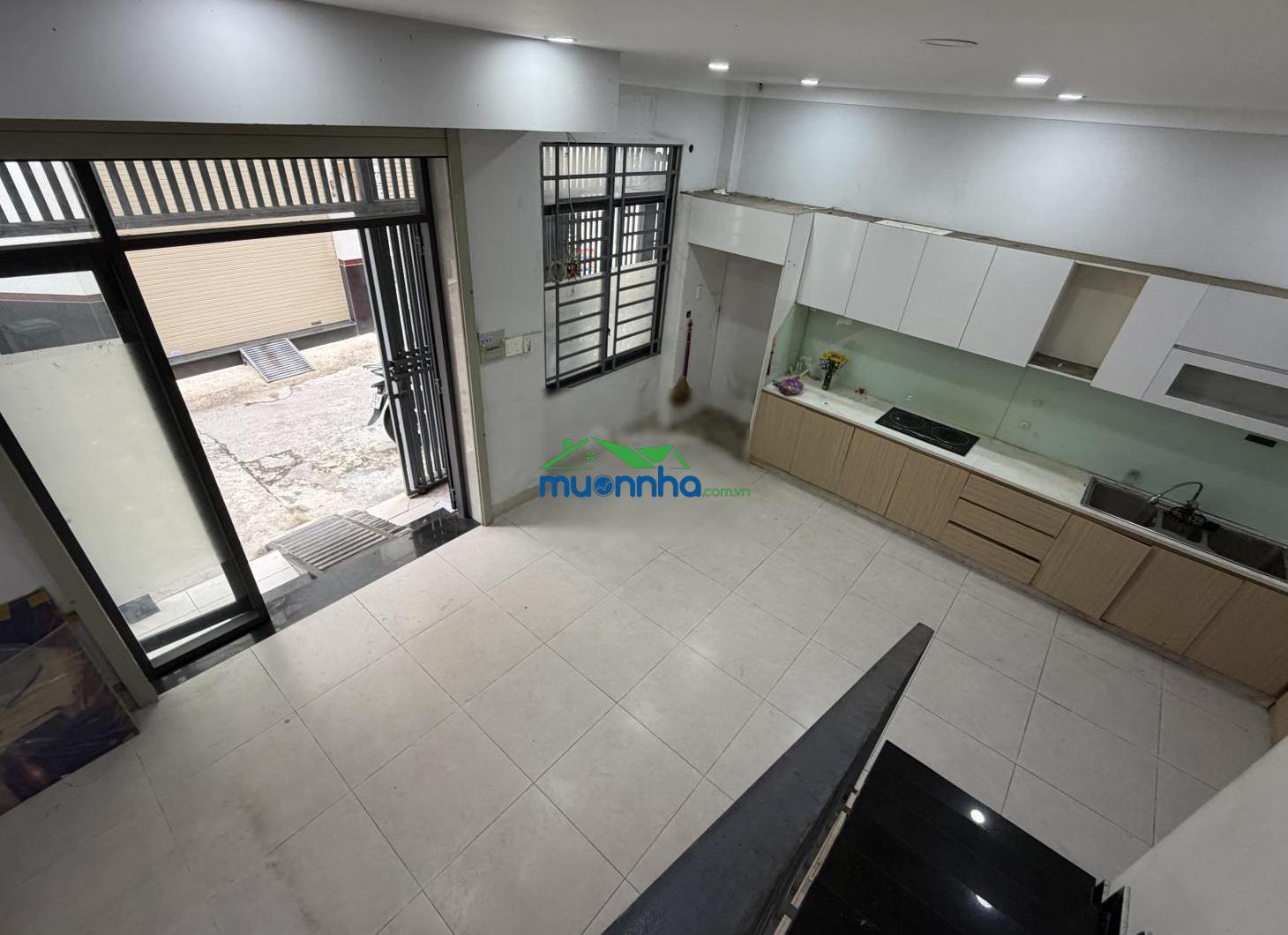 Hẻm 4m sạch đẹp, sau căn mặt tiền ngay chợ bà chiểu, ngang khủng 6m, 4 tầng bề thế