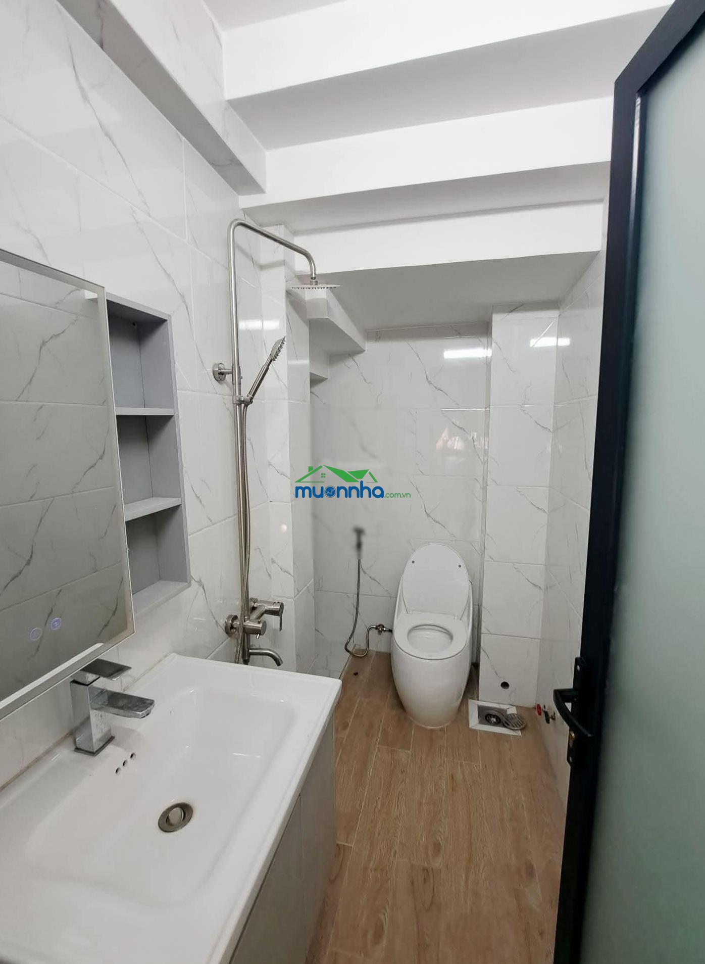 Nhà tân phú giá 5,5 tỷ hẻm xe hơi thoại ngọc hầu 2 lầu
