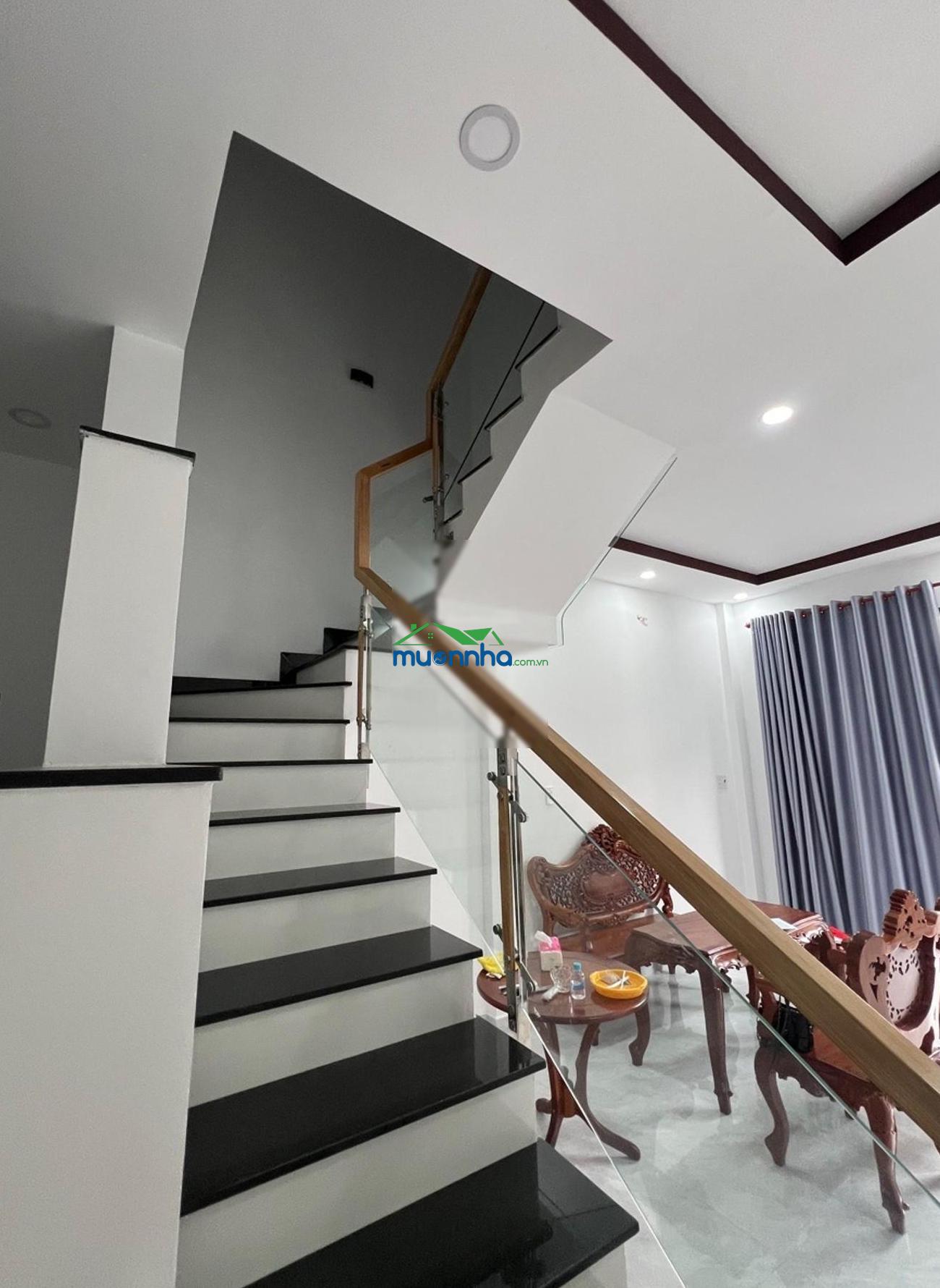Chủ cần bán nhanh 3.5 tỷ sở hữu nhà ngay phạm văn đồng