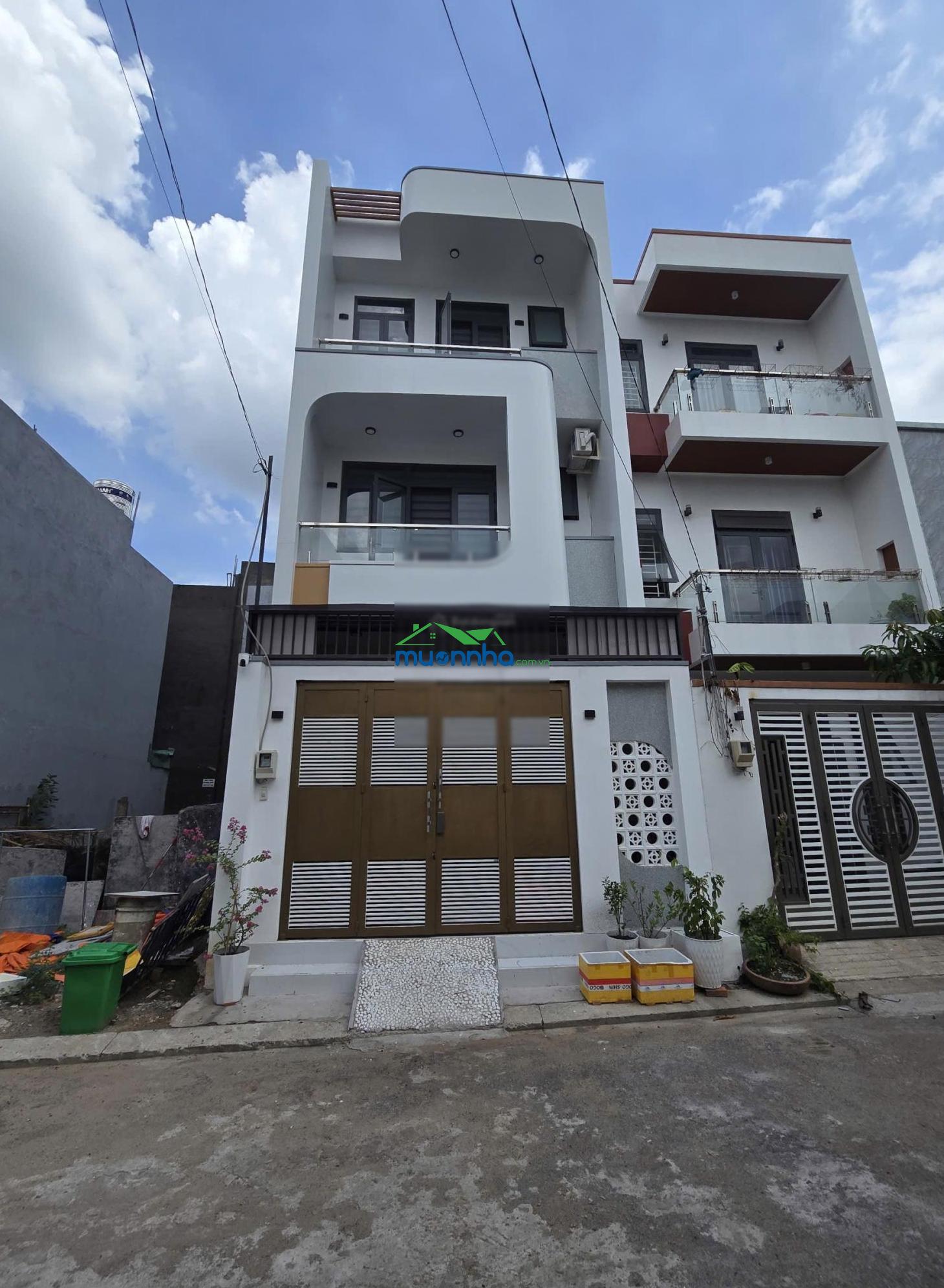 4,3 tỷ nhà đẹp 55m², ngang 5m, 3pn, đường thông 8m, sổ riêng, hoàn công đủ, long trường