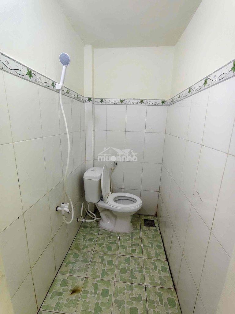 Cho thuê phòng có gác có máy lạnh giá 2tr làng đại học - 3