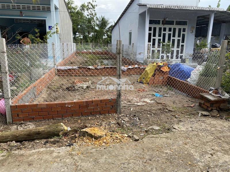 Bán đất chính chủ – sổ đỏ trao tay, gần chợ/trường học/tiện ích.