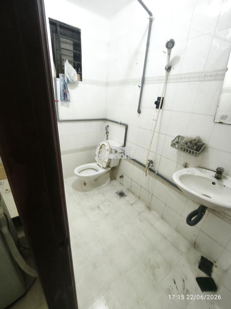 Phòng máy lạnh đầy đủ tiện nghi gần cây xăng , siêu thị phan xích long - 3