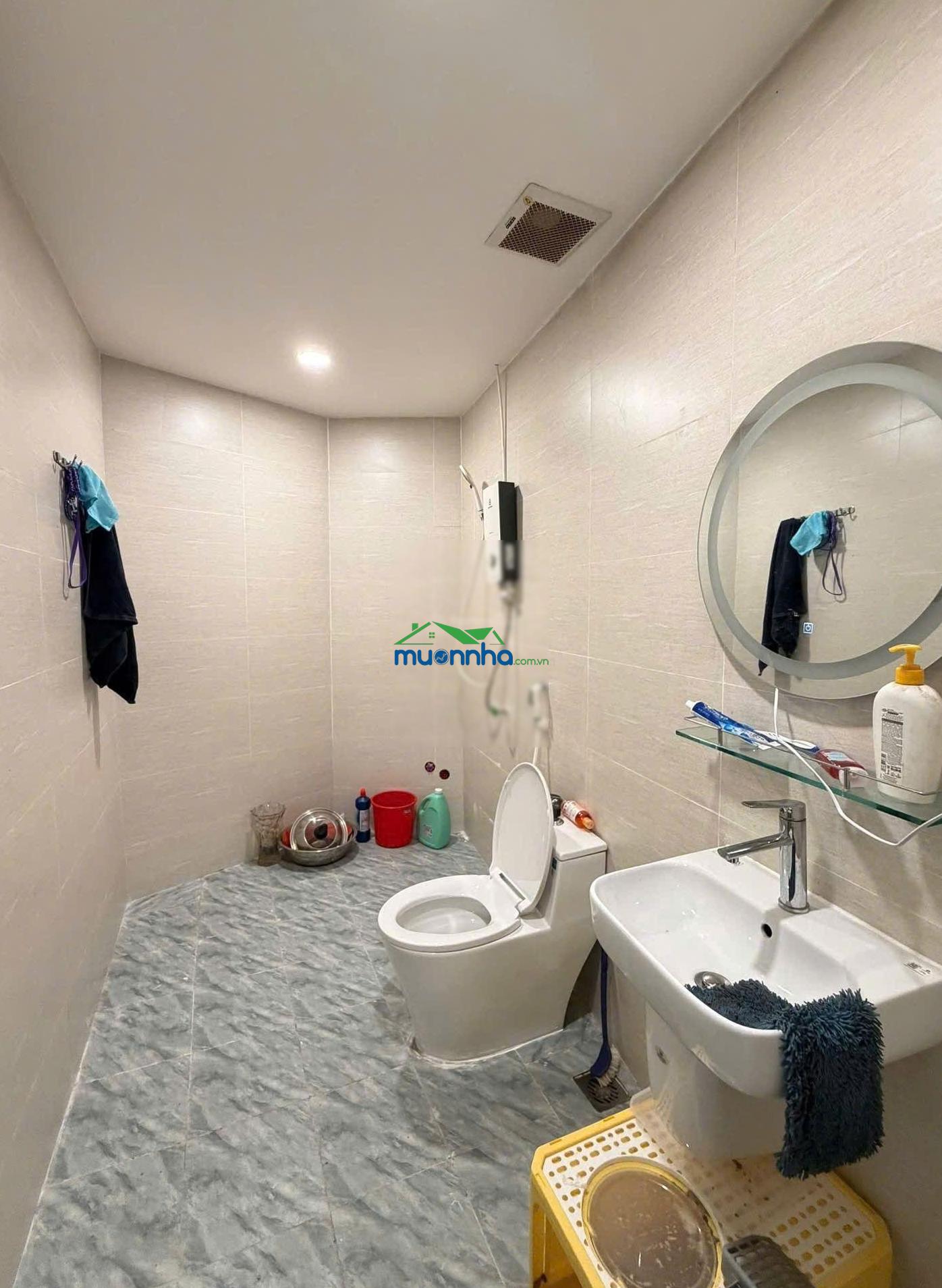 Nhà đẹp + gần mặt tiền, công nhận 50m2, gần vòng xoay lê đại hành + lữ gia q11