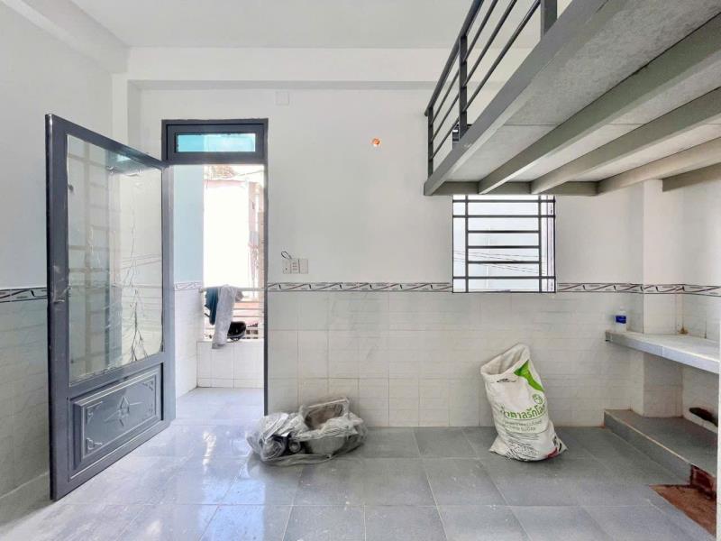 Phòng bancol cửa sổ thoáng mát ngay đại học văn lang - 4